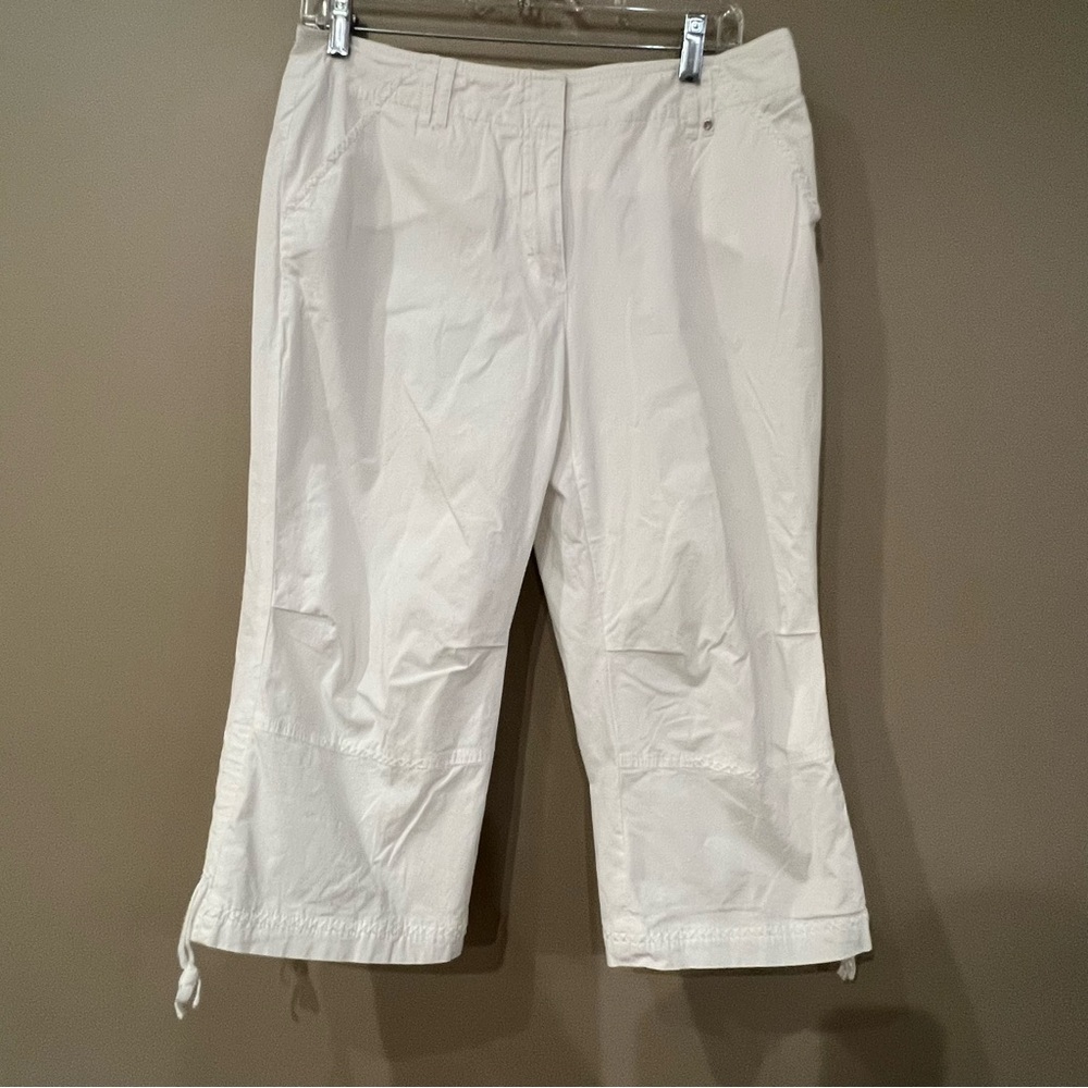 Elegant White Women's Capris